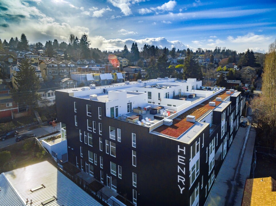 Henry in Seattle, WA - Foto de edificio