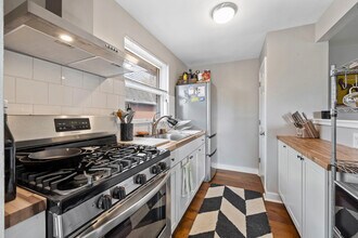 609 Hamilton Street, Unit Apt B in Norristown, PA - Building Photo - Building Photo