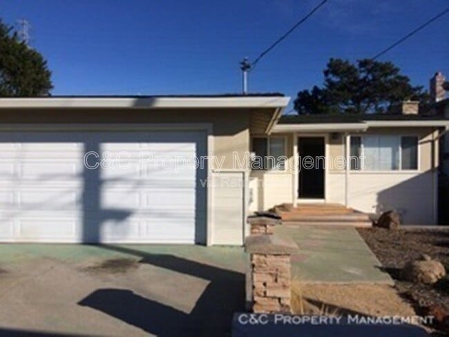 1738 Havana St in Seaside, CA - Building Photo - Building Photo