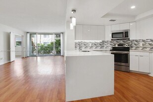 3605 NE 207th St, Unit 1215 in Miami, FL - Building Photo
