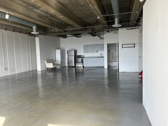 2404 Wilshire Blvd in Los Angeles, CA - Foto de edificio - Building Photo