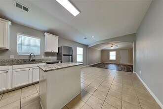 10835 Barker View Dr in Cypress, TX - Building Photo - Building Photo