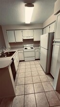 13905 Fairway Island Dr, Unit S in Orlando, FL - Building Photo - Building Photo