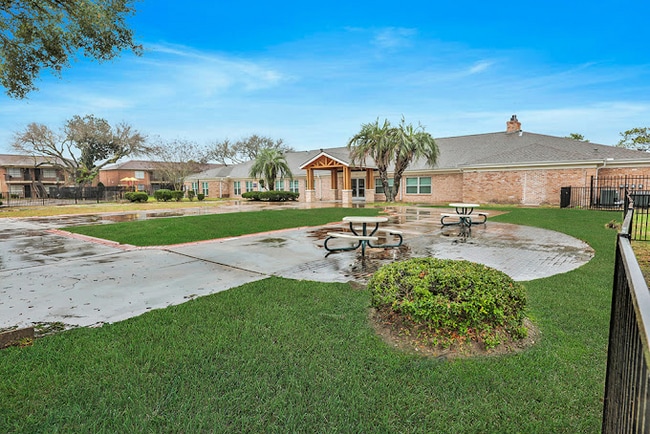 The Heights at Post Oak in Houston, TX - Building Photo - Building Photo