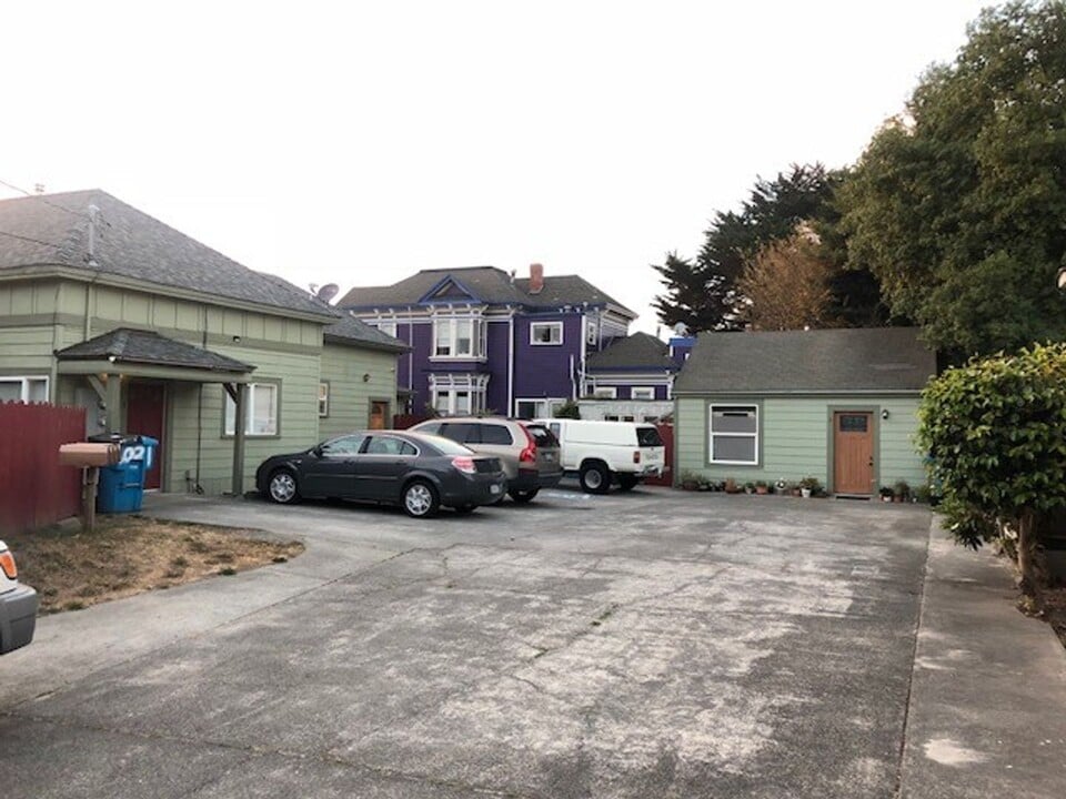 1021 E St in Eureka, CA - Building Photo