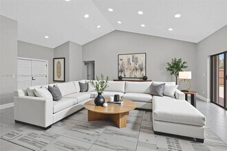 9581 El Clair Ranch Rd in Boynton Beach, FL - Building Photo - Building Photo
