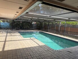 6895 Loch Ness Dr in Miami Lakes, FL - Building Photo
