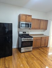 547 Revere St, Unit #1R in Revere, MA - Foto de edificio - Building Photo