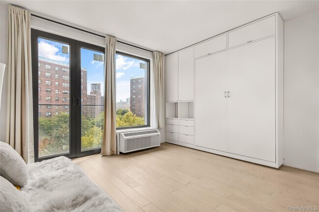181 E 101st St in New York, NY - Building Photo - Building Photo