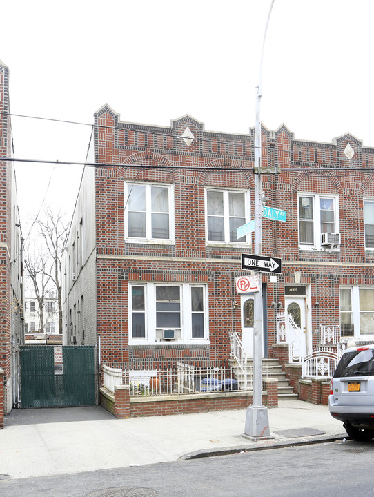 1932 Daly Ave in Bronx, NY - Building Photo