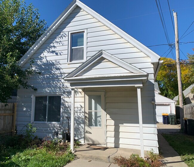 2207 S 69th St Rentals in West Allis, WI