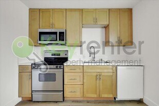 5730 Falconer Way in Sacramento, CA - Building Photo