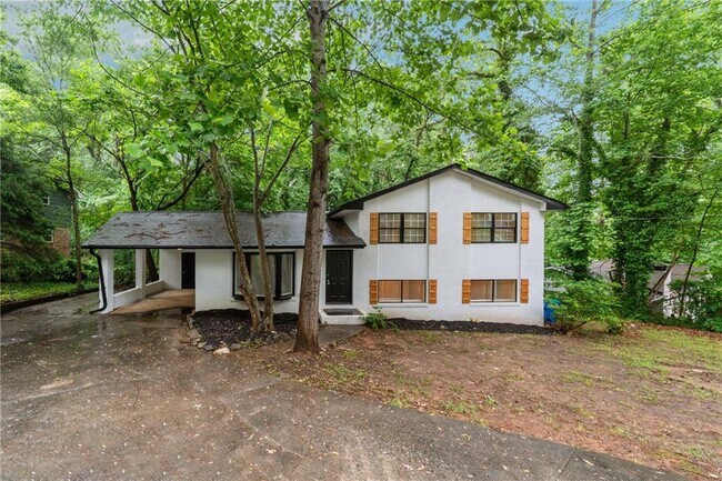 5786 Deerfield Trail in College Park, GA - Building Photo - Building Photo