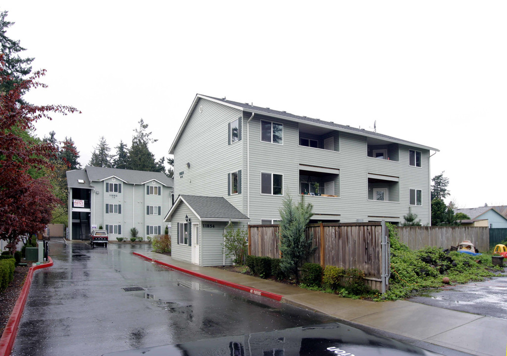 Trails End in Portland, OR - Foto de edificio