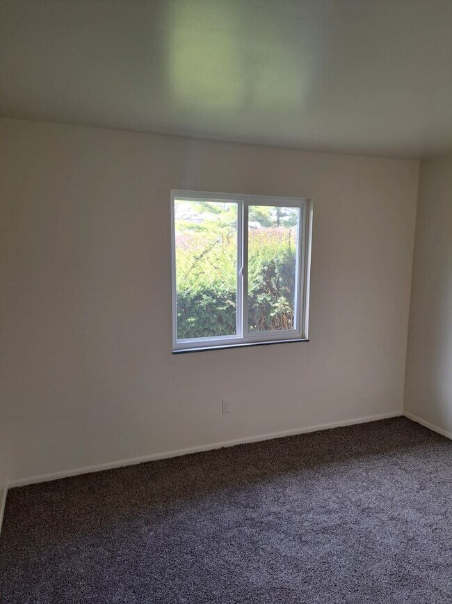 1124 Lake Forest Dr in Fort Wayne, IN - Building Photo - Building Photo
