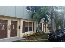 811 NW 46th Ave in Plantation, FL - Building Photo