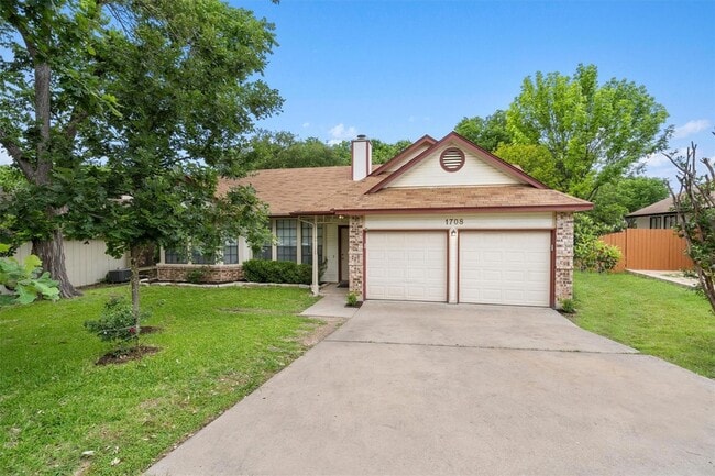 1708 Woodwind Ln in Austin, TX - Foto de edificio - Building Photo