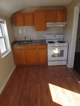 113 Chalmers Ave-Unit -2nd Floor in Bellmawr, NJ - Building Photo - Building Photo