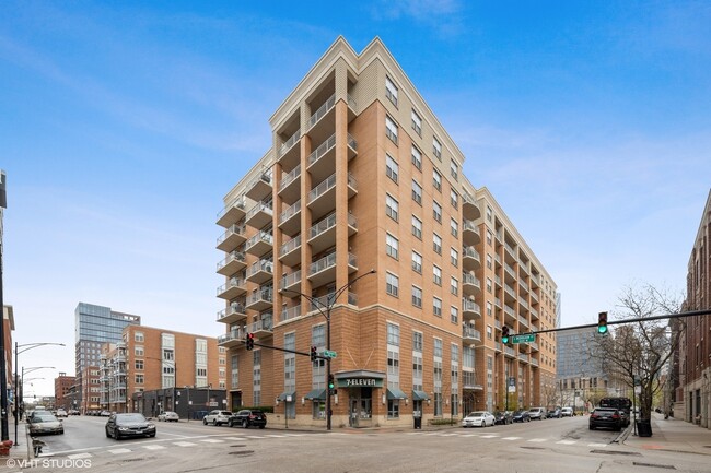 property at 950 W Monroe St