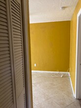 1615 Avenue E, Unit B in Fort Pierce, FL - Foto de edificio - Building Photo