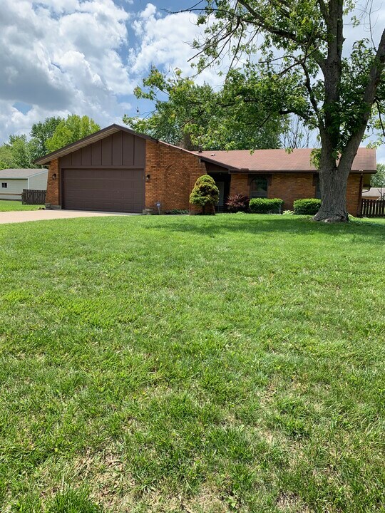 1573 Etta Kable Dr in Dayton, OH - Building Photo