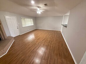 13414 Wells River Dr in Houston, TX - Building Photo - Building Photo