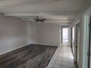5563 Foxlake Dr, Unit 5563 in North Fort Myers, FL - Foto de edificio - Building Photo