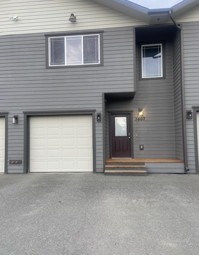 3611 W Marble Way in Wasilla, AK - Foto de edificio - Building Photo