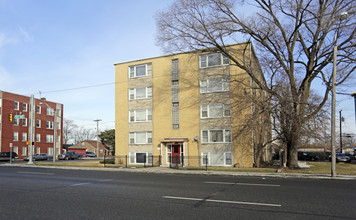 Sundance Manor in Gary, IN - Foto de edificio - Building Photo