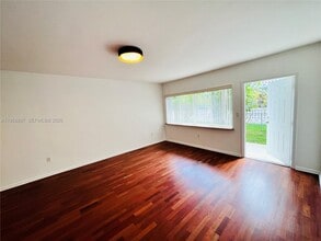 2033 Calais Dr in Miami Beach, FL - Building Photo - Building Photo