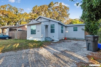 3227 70th Ave N in St. Petersburg, FL - Foto de edificio - Building Photo