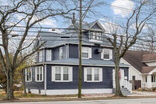 41 Atlantic Ave in Freeport, NY - Building Photo