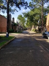 701 Bering Dr photo'