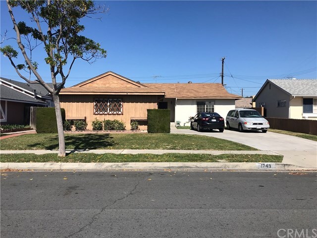 1743 W Niobe Ave in Anaheim, CA - Building Photo