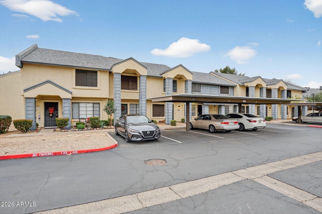 7801 N 44th Dr in Glendale, AZ - Building Photo