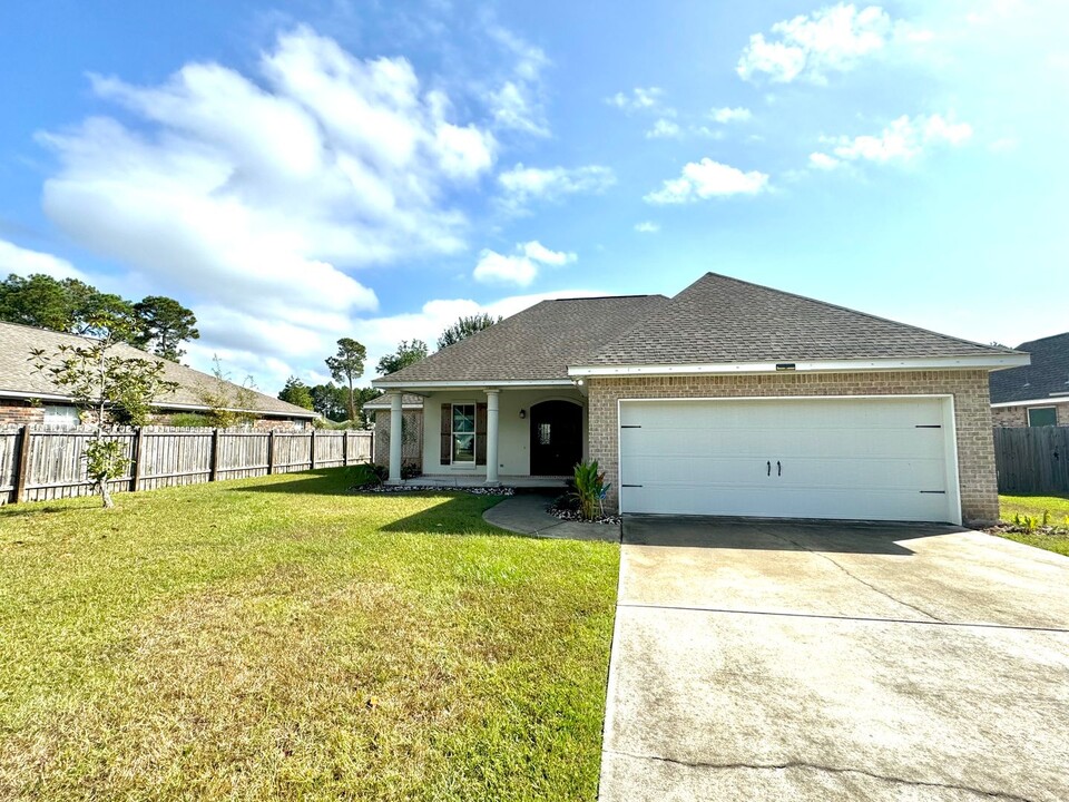 3206 N 9th St in Ocean Springs, MS - Foto de edificio