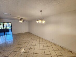 9421 NW 15th St in Pembroke Pines, FL - Building Photo - Building Photo