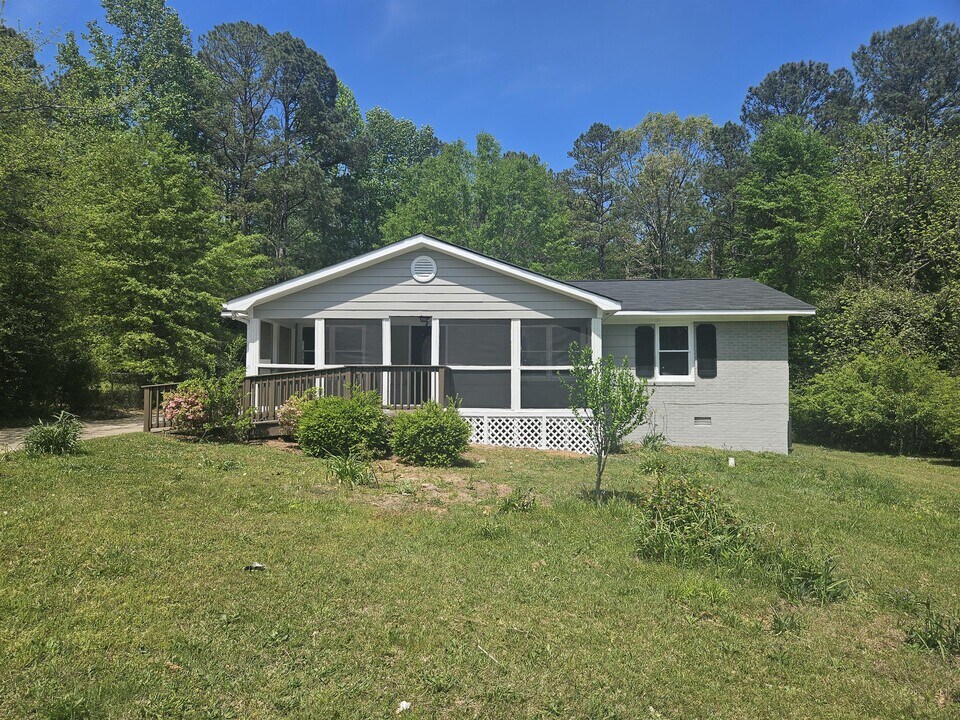 640 Aubrey Dr in Bogart, GA - Building Photo