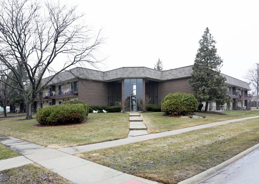 3N550 Crown Rd in Bensenville, IL - Foto de edificio