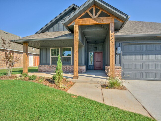 807 Azalea Farms Rd in Noble, OK - Building Photo - Building Photo