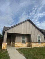 665 The Cottages in Godley, TX - Building Photo