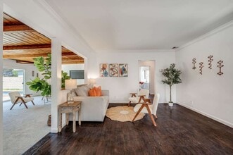 6901 Bertrand Ave in Reseda, CA - Building Photo - Building Photo