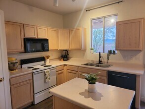 8697 S Desert Rainbow Dr in Tucson, AZ - Foto de edificio - Building Photo