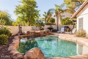 411 E Marny Rd in Tempe, AZ - Building Photo