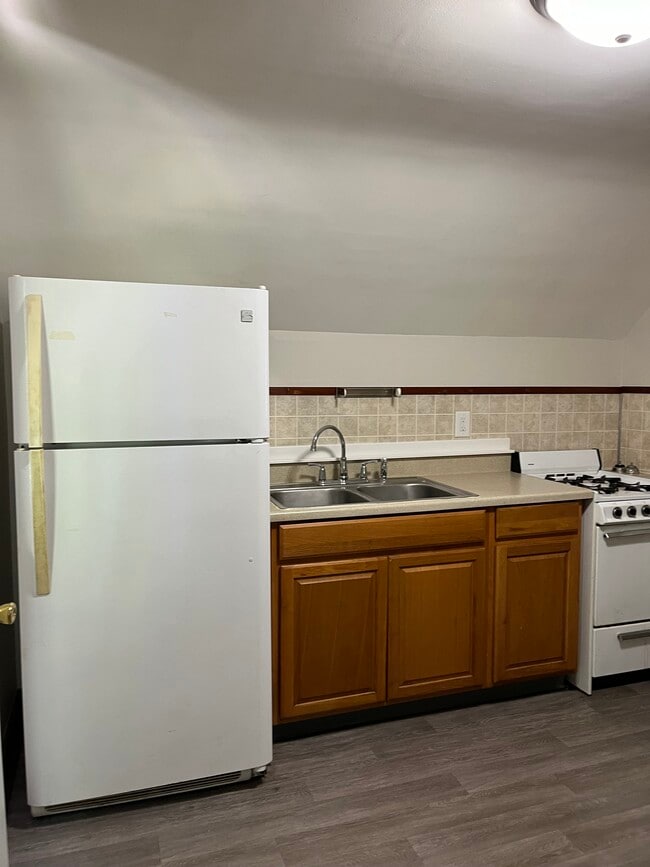 1100 N 4th St, Unit Upstairs unit in Springfield, IL - Building Photo - Building Photo