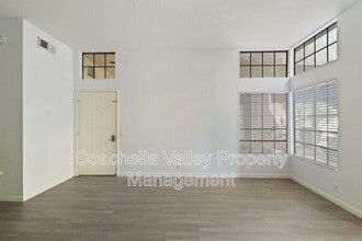 2601 S Broadmoor Dr in Palm Springs, CA - Foto de edificio - Building Photo