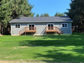 32 Sunset Ave NE in Ocean Shores, WA - Building Photo - Building Photo