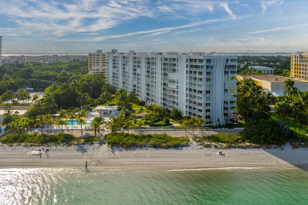 The Sands in Key Biscayne, FL - Building Photo