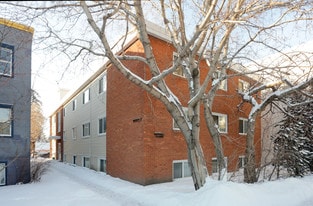 10324 124th St NW in Edmonton, AB - Building Photo