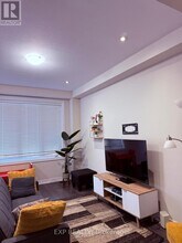 33 Hollywood Ct in Cambridge, ON - Building Photo - Building Photo